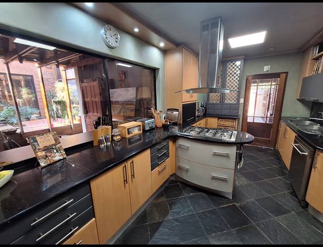 4 BEDROOM HOUSE FOR SALE IN VANDERBIJLPARK SE 3